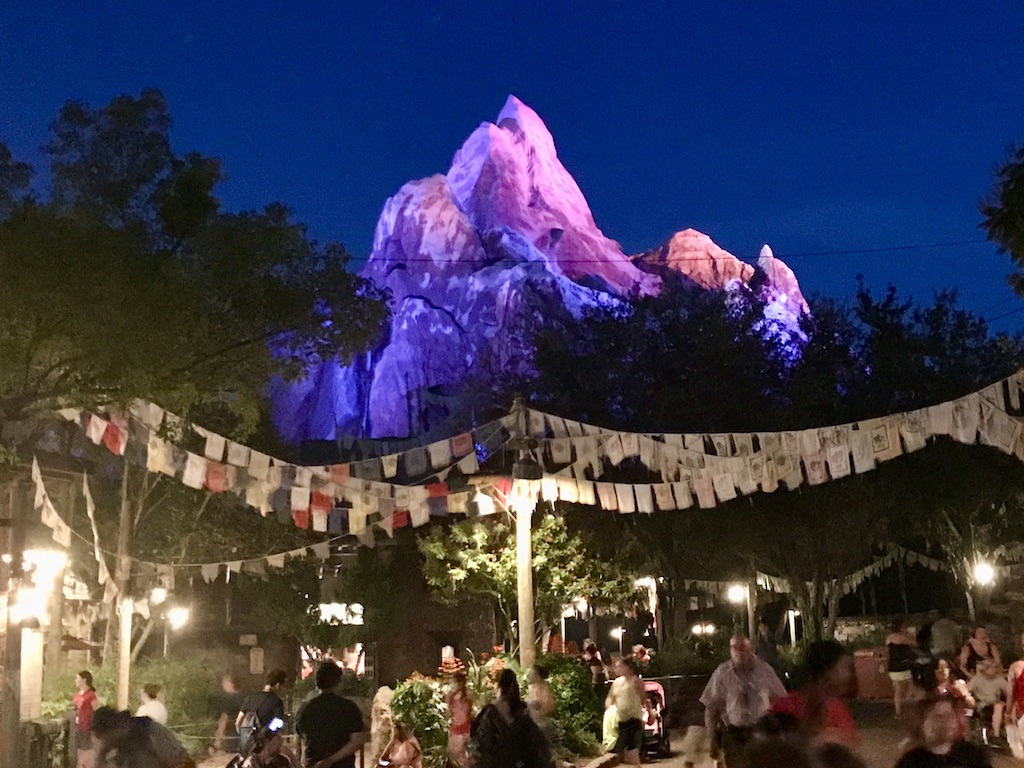 DAK Everest Night