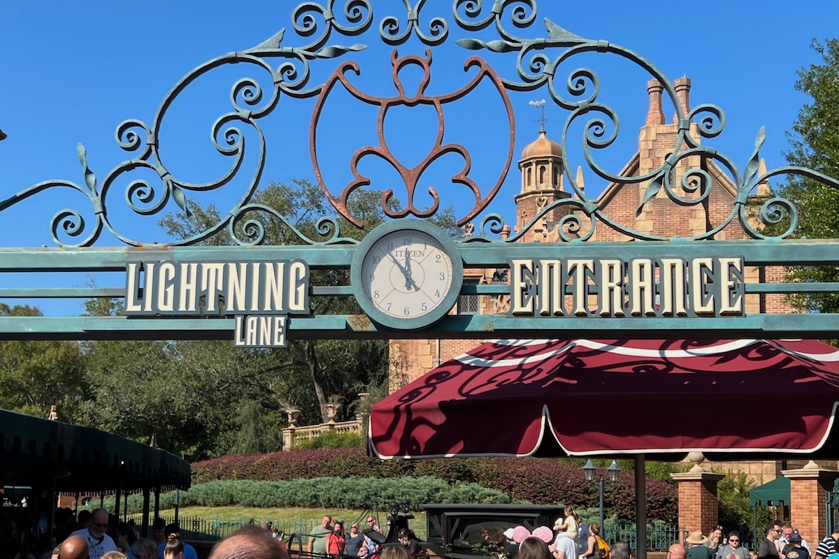 Magic Kingdom Haunted Mansion Lightning Lane