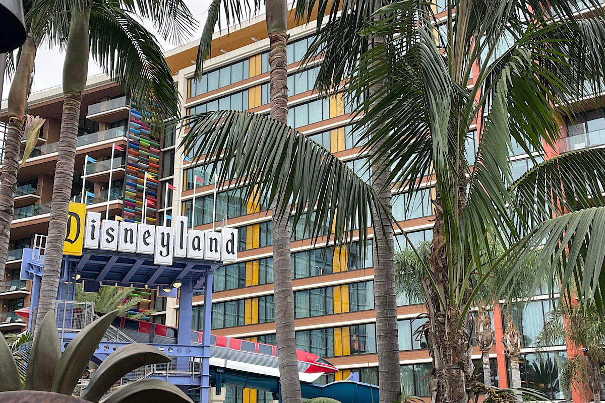 Villas at Disneyland Hotel Pool Sign