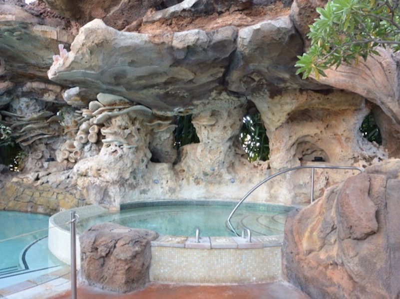 Ka Maka Grotto Whirlpool