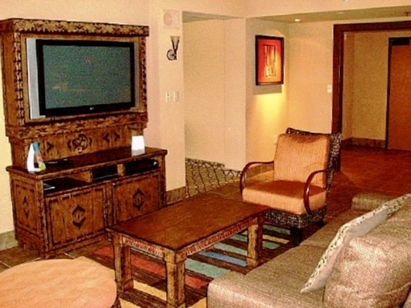 Jambo House Grand Villa living room with sofa bed