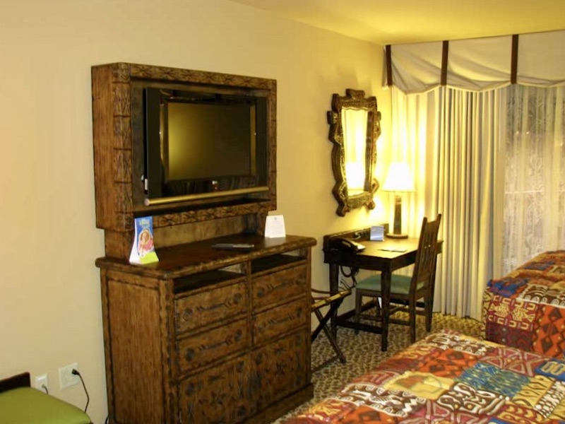 Second bedroom TV, dresser and writing desk