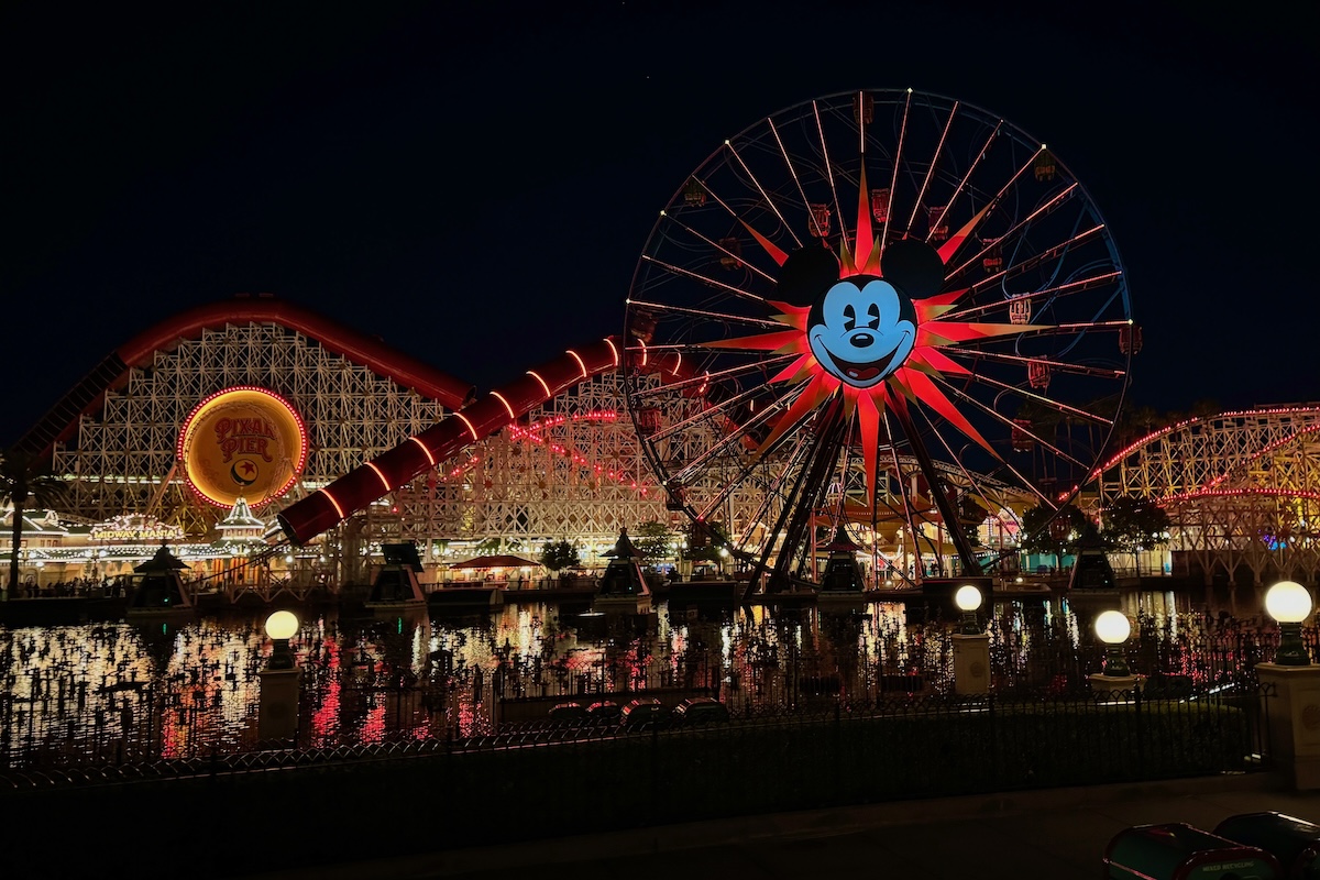 Moonlight Magic Disney California Adventure 2024o