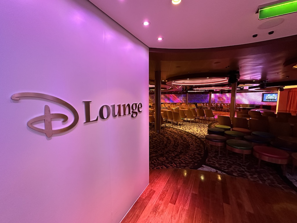 Disney Fantasy D Lounge February 2023
