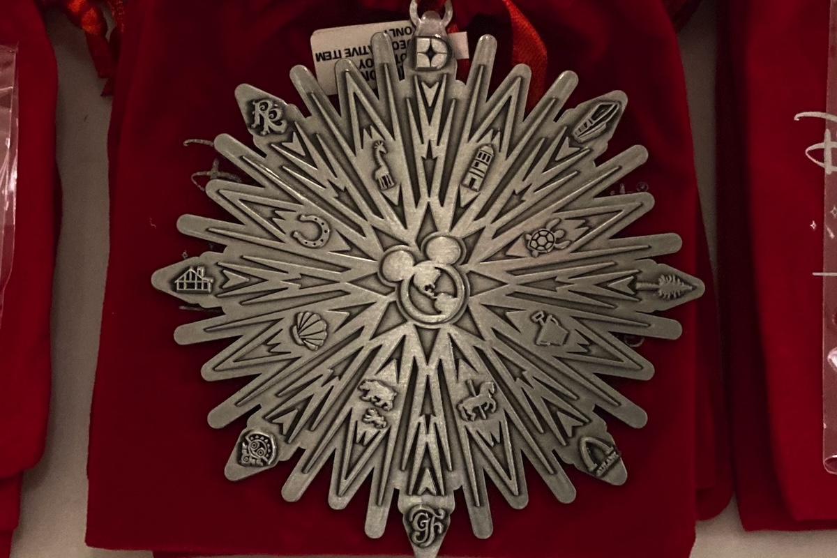 Disney Vacation Club Ornament 2025b