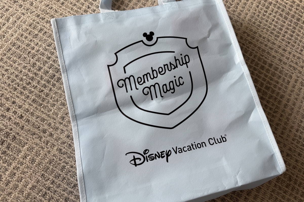 Disney Vacation Club Welcome Home Weeks Tote Back 2025