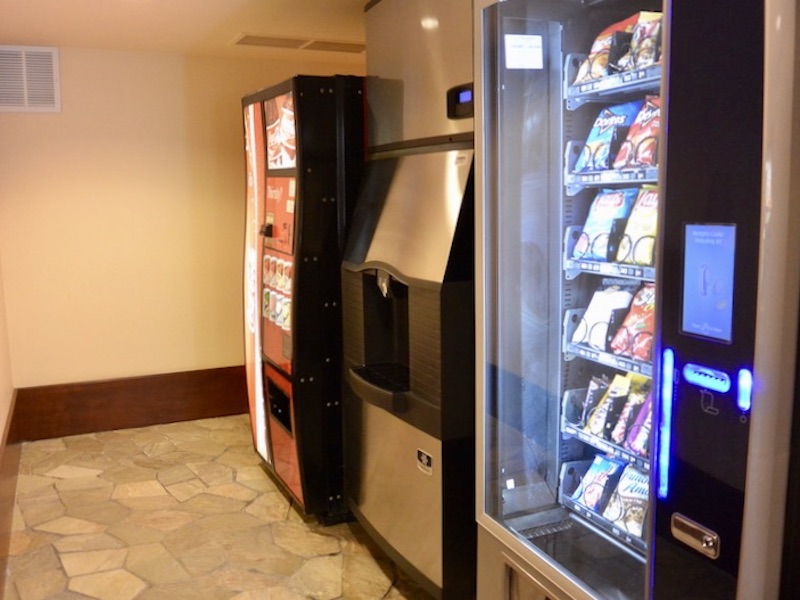 Moorea 2nd floor ice and vending machines