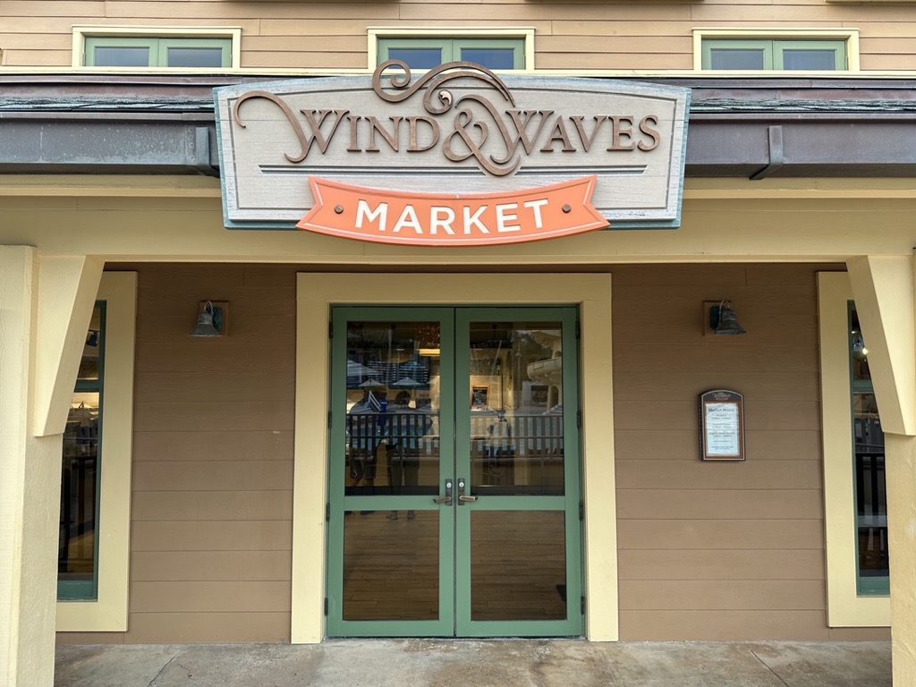 Wind & Waves Market quick service dining
