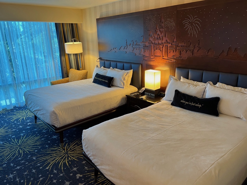 Hotel Room Overview - Two Queen Beds