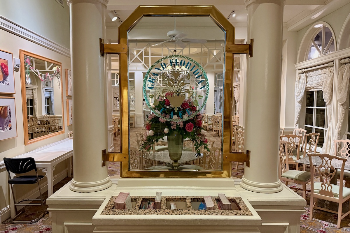 Villas at Disneys Grand Floridian Exterior Grand Floridian Cafe Entrance