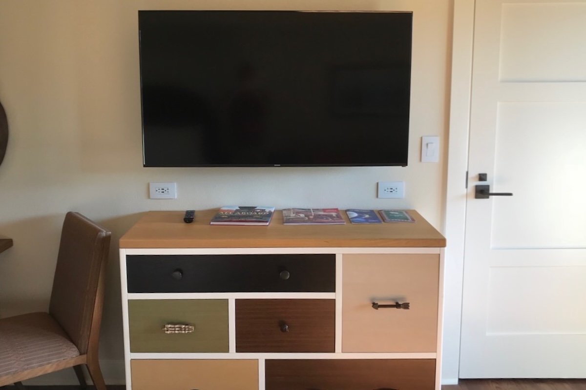 Flat panel TV and storage bureau